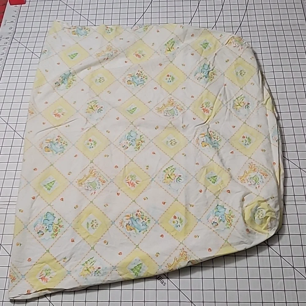 Vintage Dundee Seasons Crib‎ Sheet - Preloved